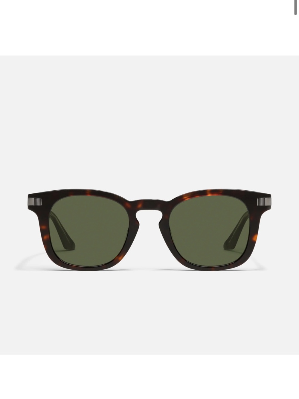 Quay weekender sunglasses brand new